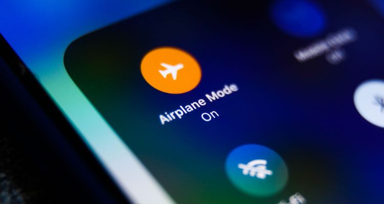 Does Your Phone Charge Faster On Airplane Mode